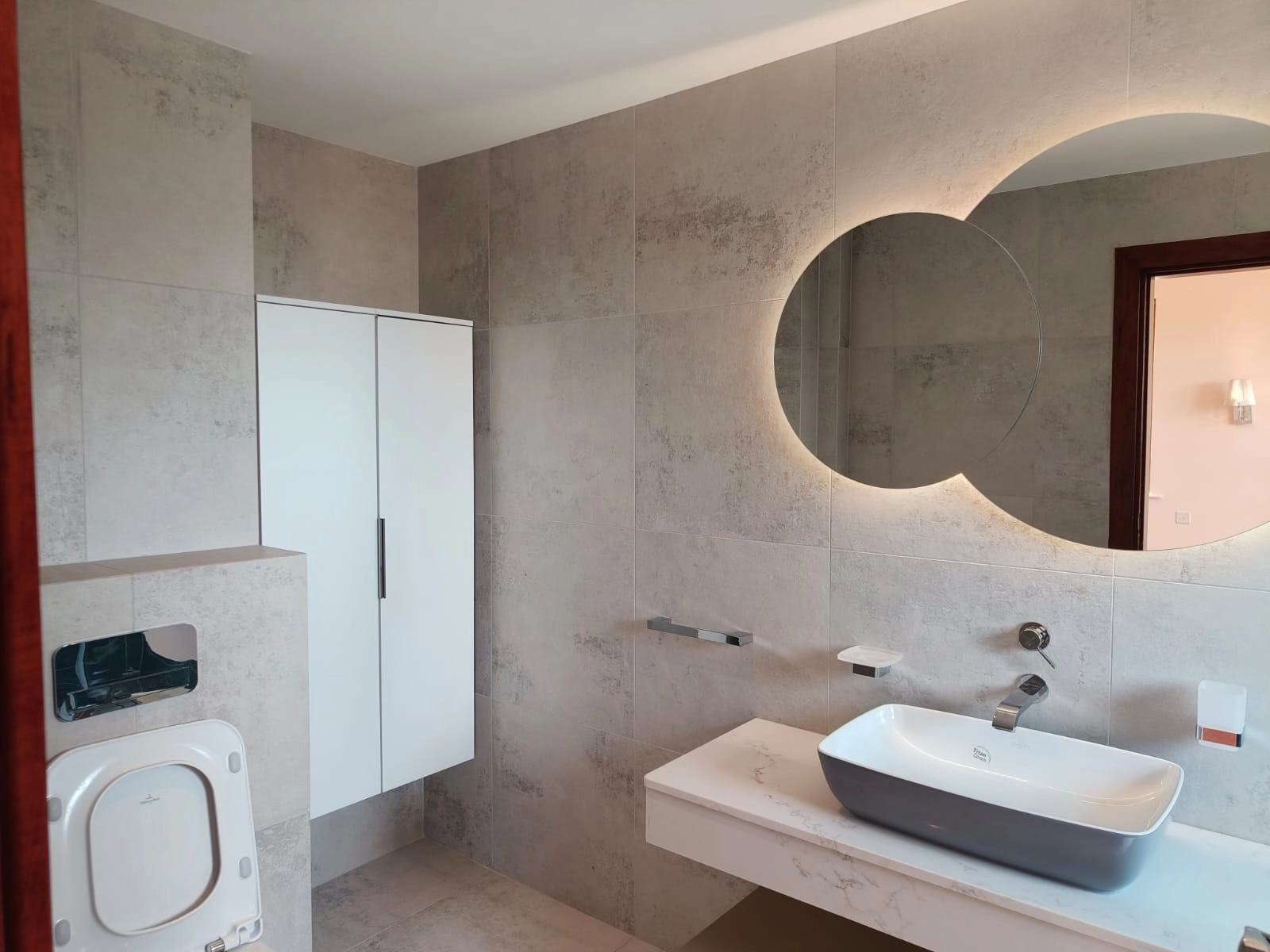 Balcony Lounge Side View